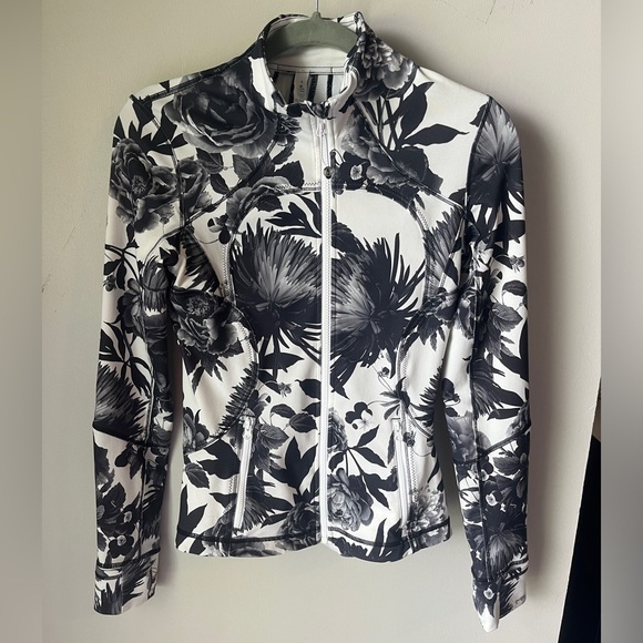 Lululemon Forme Align Jacket II Brisk Bloom Black White | Size 4 | Perfect Cond - Picture 9 of 14